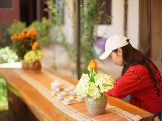 Lugu Lake Pumi Sunshine Hotel