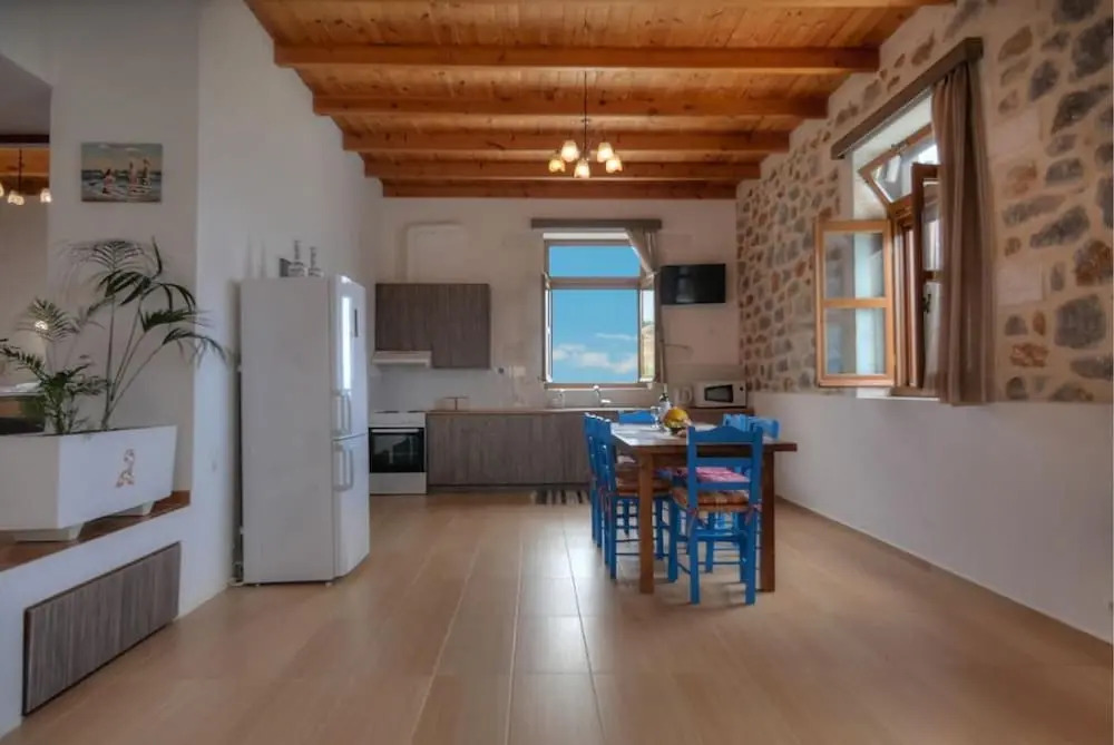 Stone Villa II in Petres