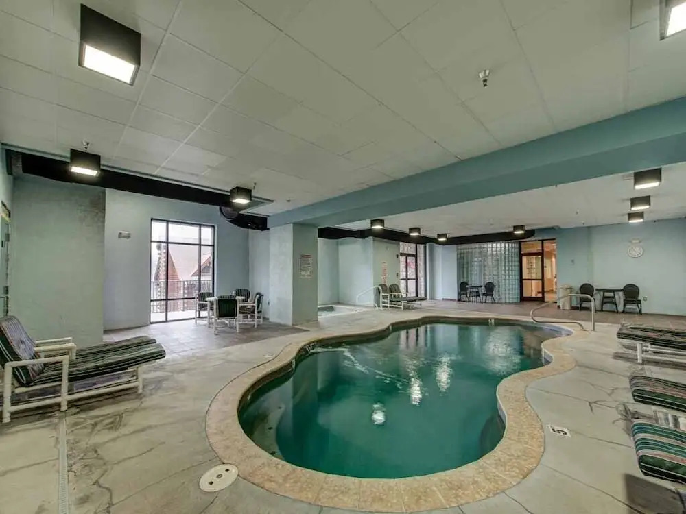 Pinnacle Condo 2 Bedroom Mountain View Home with Hot Tub
