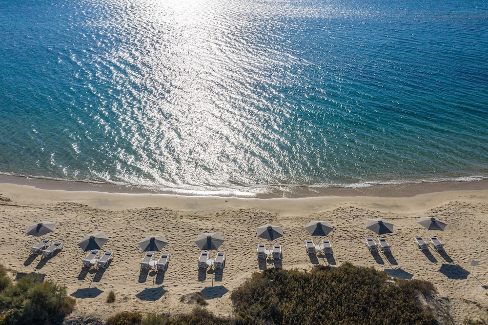 Aqua Breeze Villas on the beach