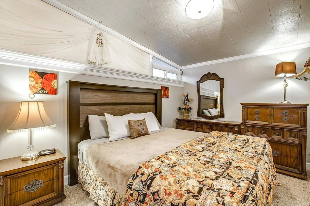 Beachwood Condos & Resort