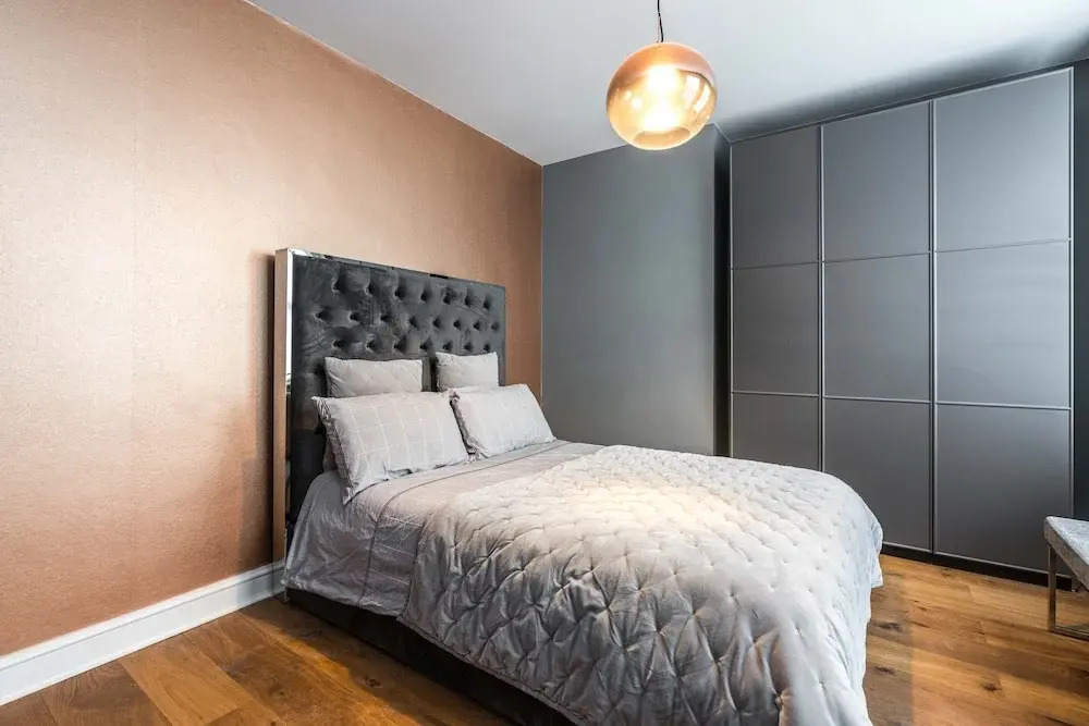 NEW Cosy 2BD Barons Court Garden Flat in the City