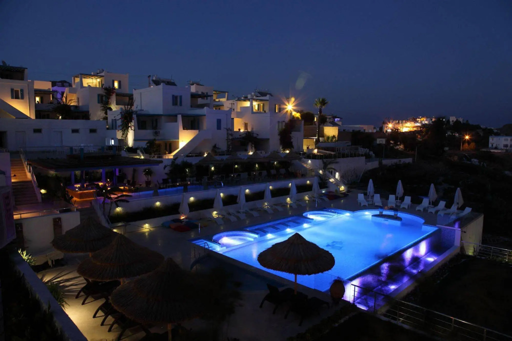 Bellazure Hotel