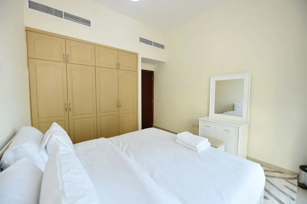 Marina Park 1 Bed with Study for 3 People