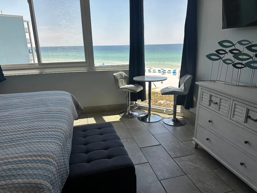Beach Front Ocean View Condo - Top of the Gulf 615