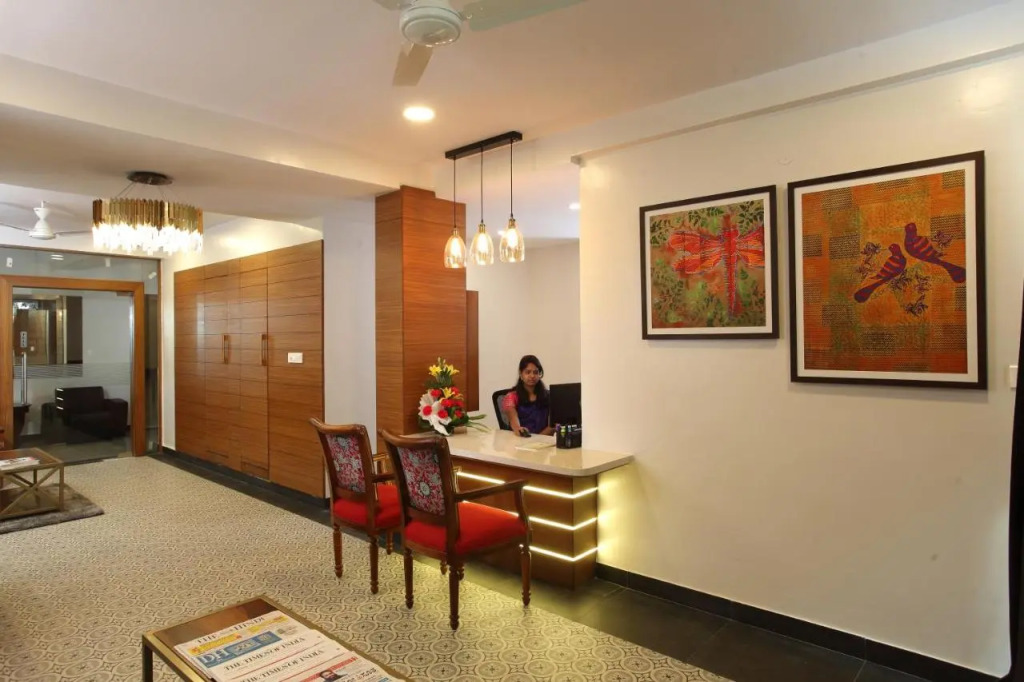 Hotel Crimson Lotus