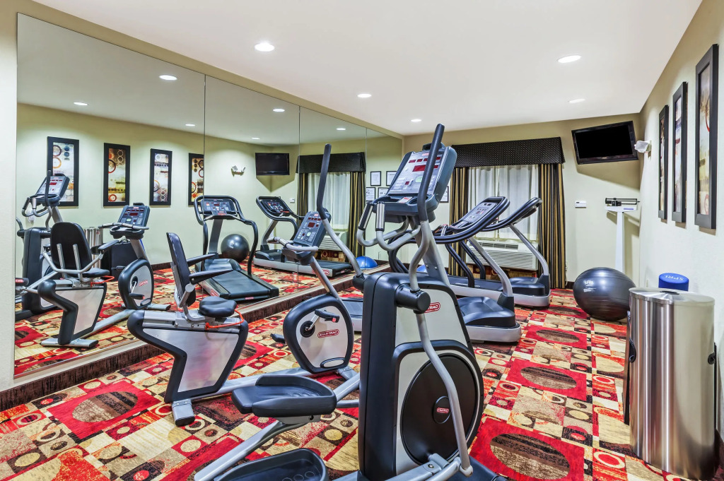 Holiday Inn Express & Suites Lafayette South by IHG