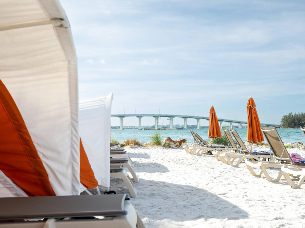 Dolphin Sands Clearwater Beach, an Ascend Collection Hotel