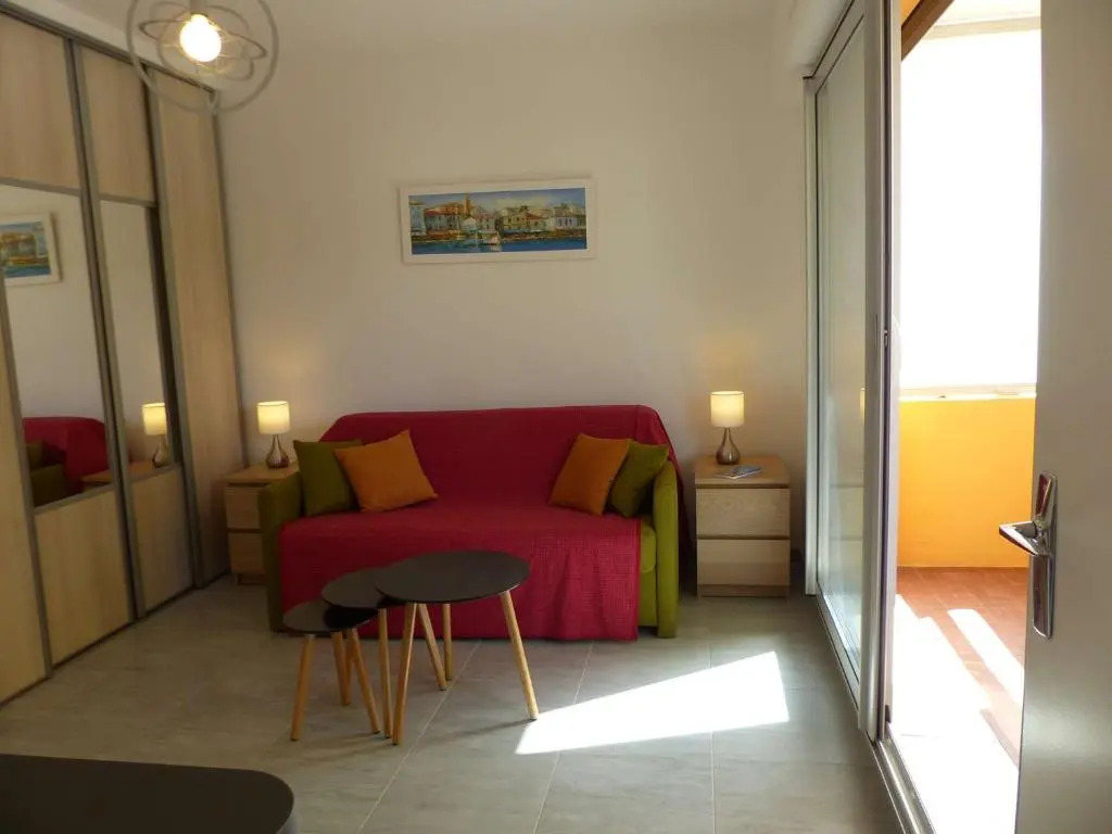 Appartement Le Lavandou, 1 pièce, 2 personnes - FR-1-308-110