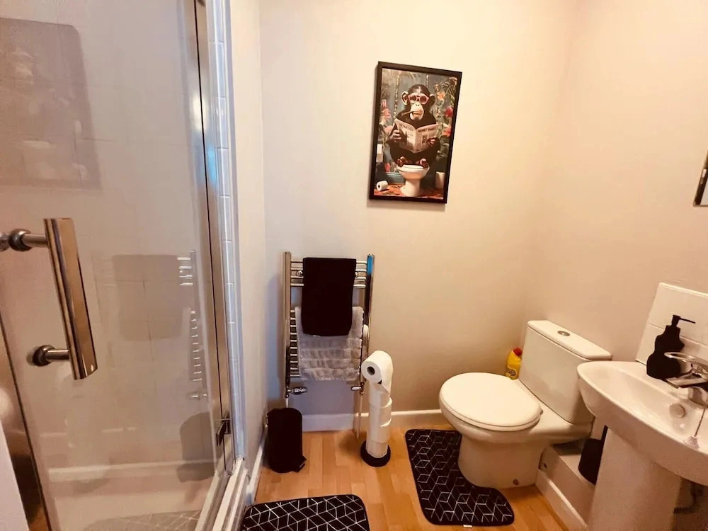 Middlesbrough Stylish Flat 2 Bedrooms & 2 Bathrooms & Private Parking-free Wifi
