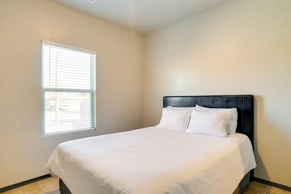 Single-story Apt, 3 Mi to Fort Bliss!