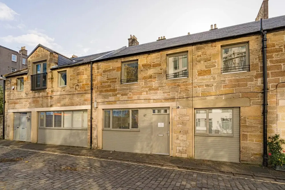 Modern 2BR Mews House