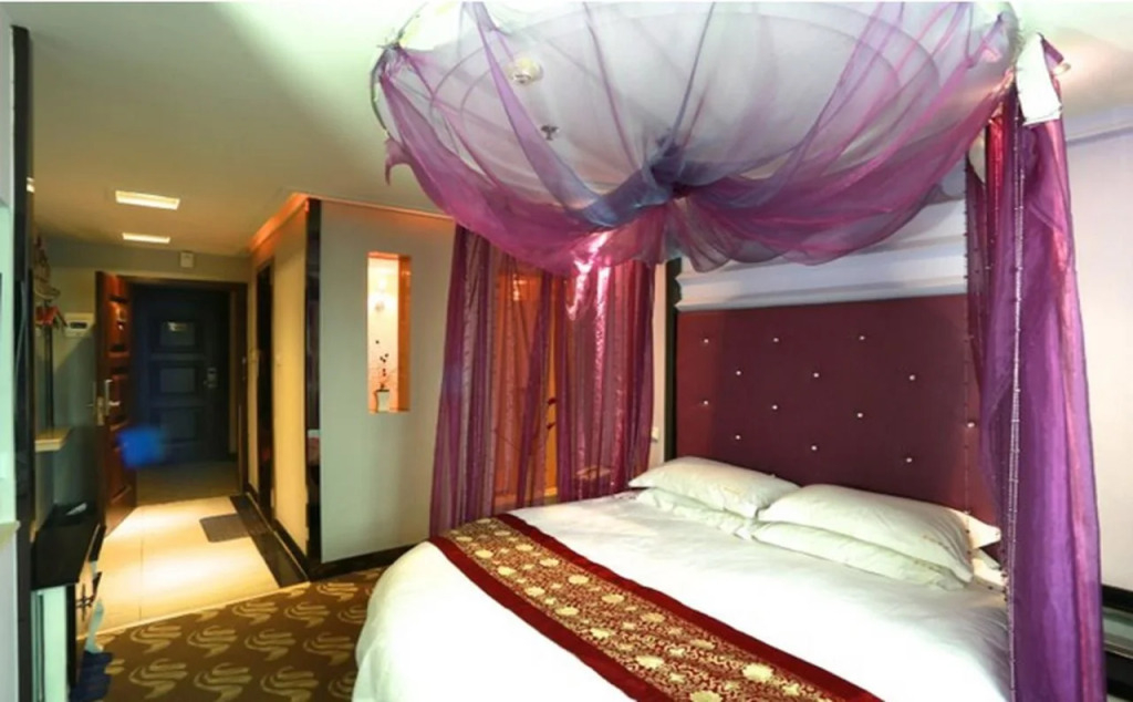 Yunjin Business Hotel (Guilin Railway Station Liangjiang Sihu Branch)