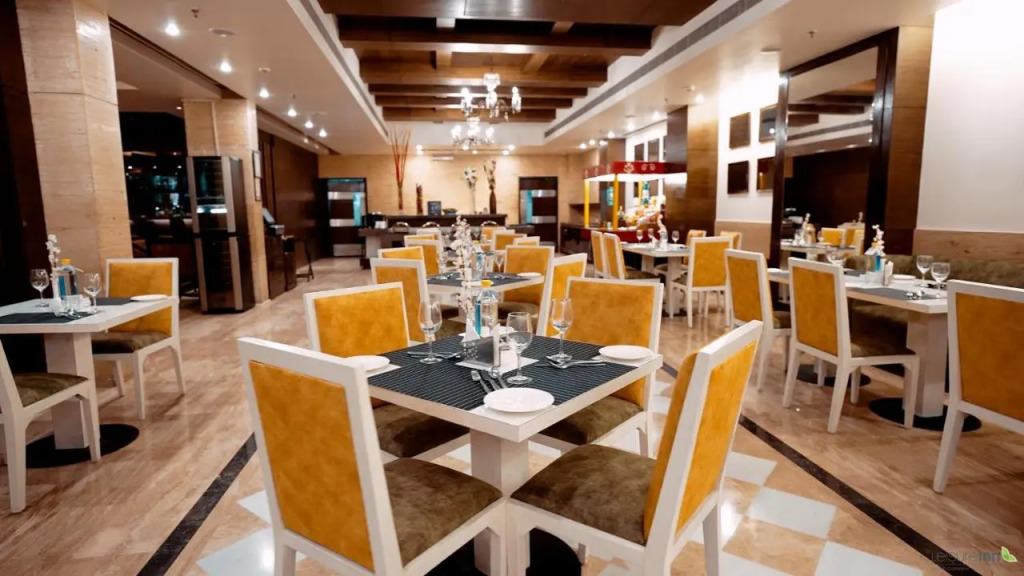 Leisure Inn Grand Chanakya