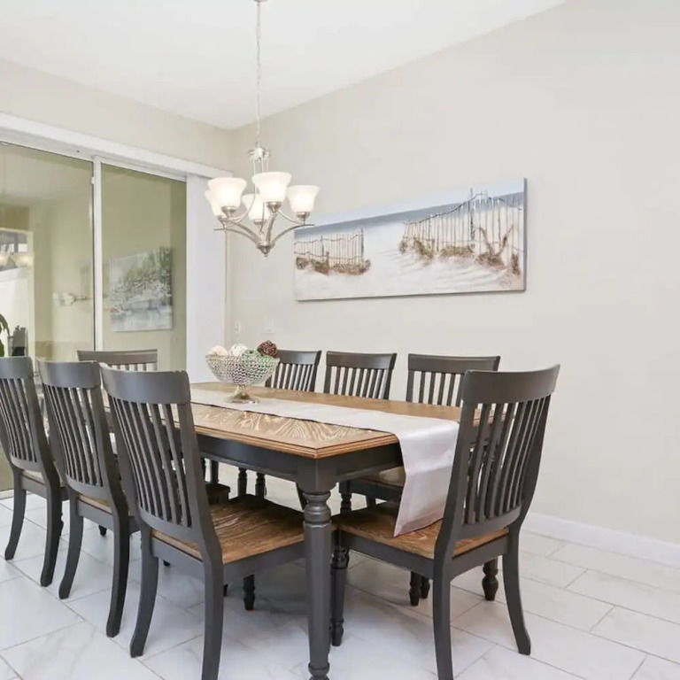 4819 Fantastic 4BD Storey Lake Resort