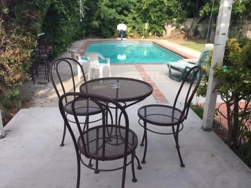 Lovely Studio with a Pool
