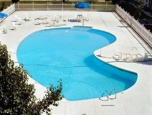 Hampton Bay Plaza & Suite