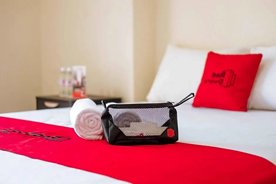 RedDoorz Resort near Darajat Garut