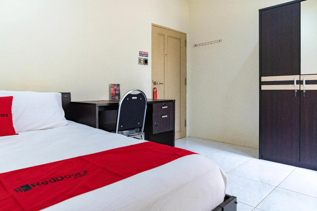 RedDoorz Syariah near Jalan A Yani KM 8 Citraland