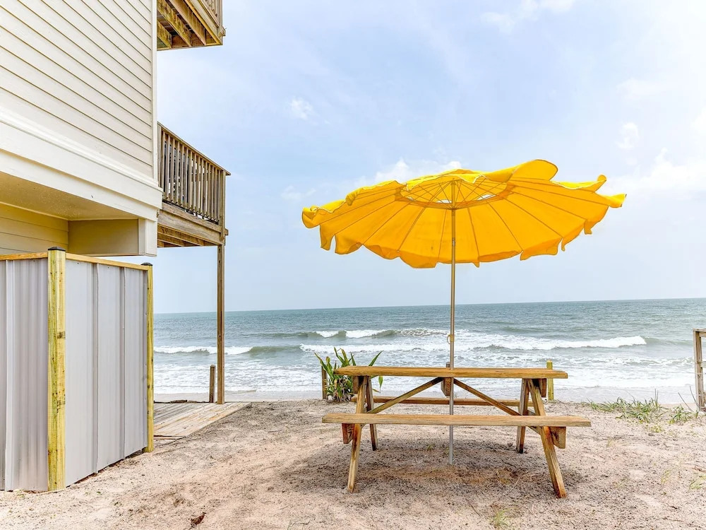 Sun And Surf - Four Bedroom Home