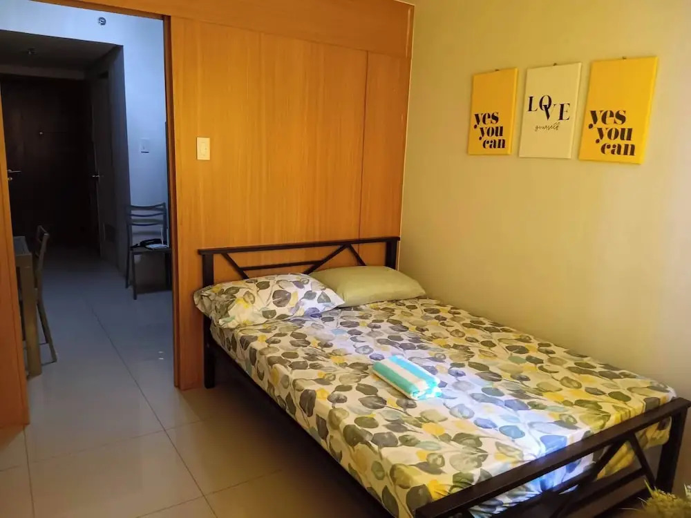 Joyful Pasay Getaway Staycation Condo Near MOA and Ikea Near Mall of Asia