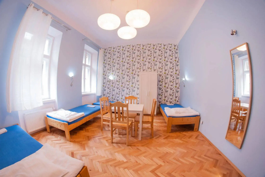 Dizzy Daisy Hostel