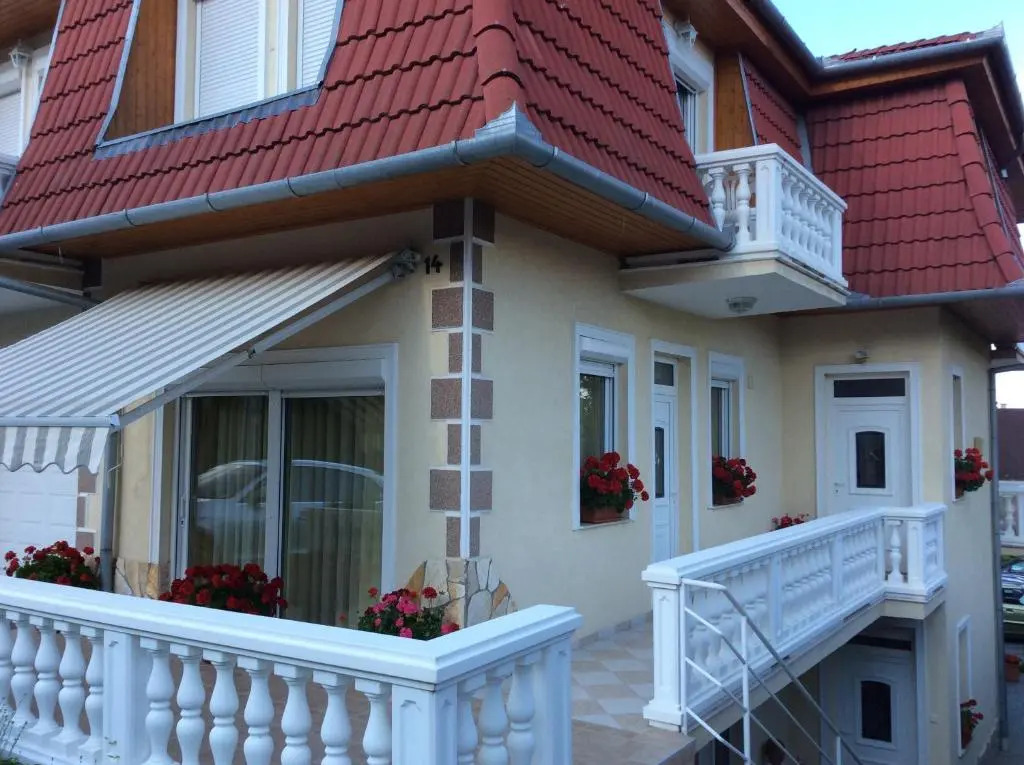 József Apartments House