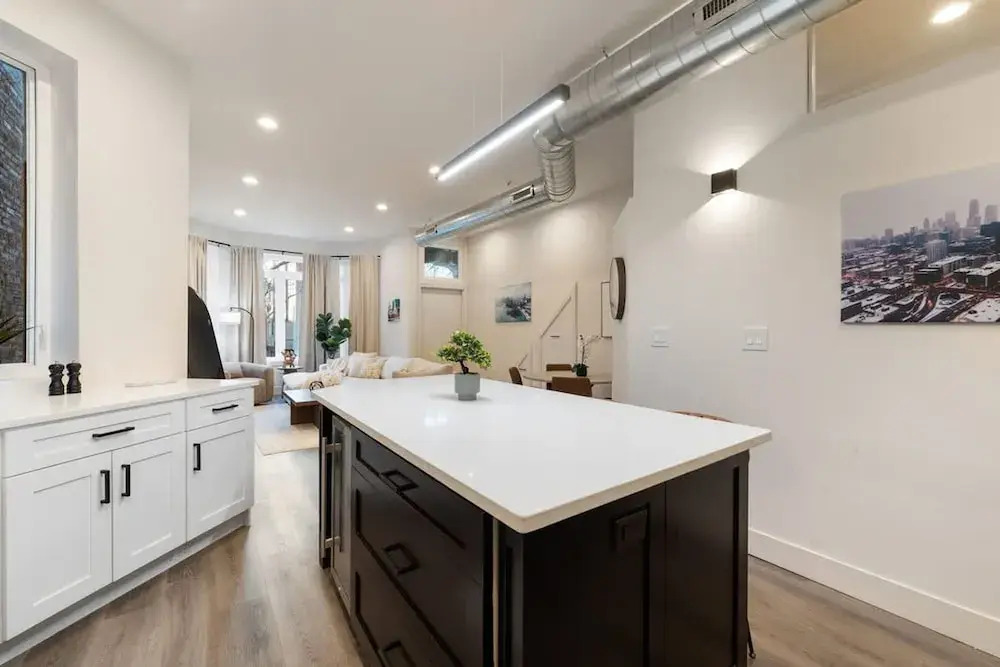 Wicker Park Luxe 2BR 2BA Condo
