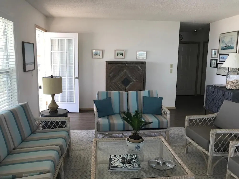 Holland - 4 Br Home