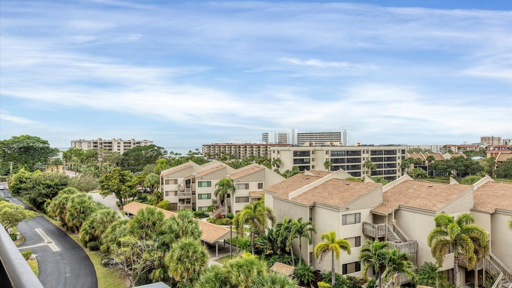 Anchorage Resort 6th Floor 2 Bedroom Condo on Siesta Key 0889