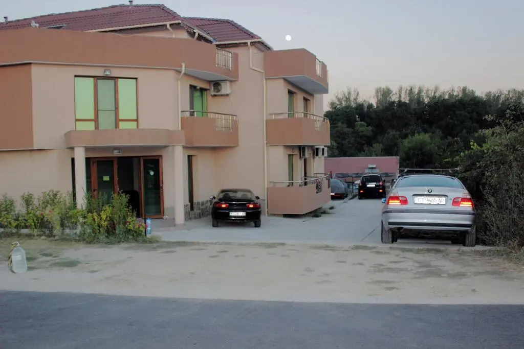 Tangra Guest House