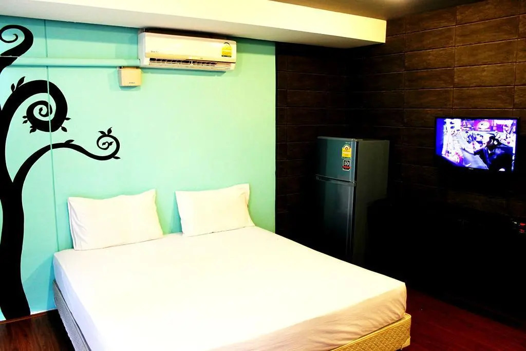 Rod Fai Fah Apartment