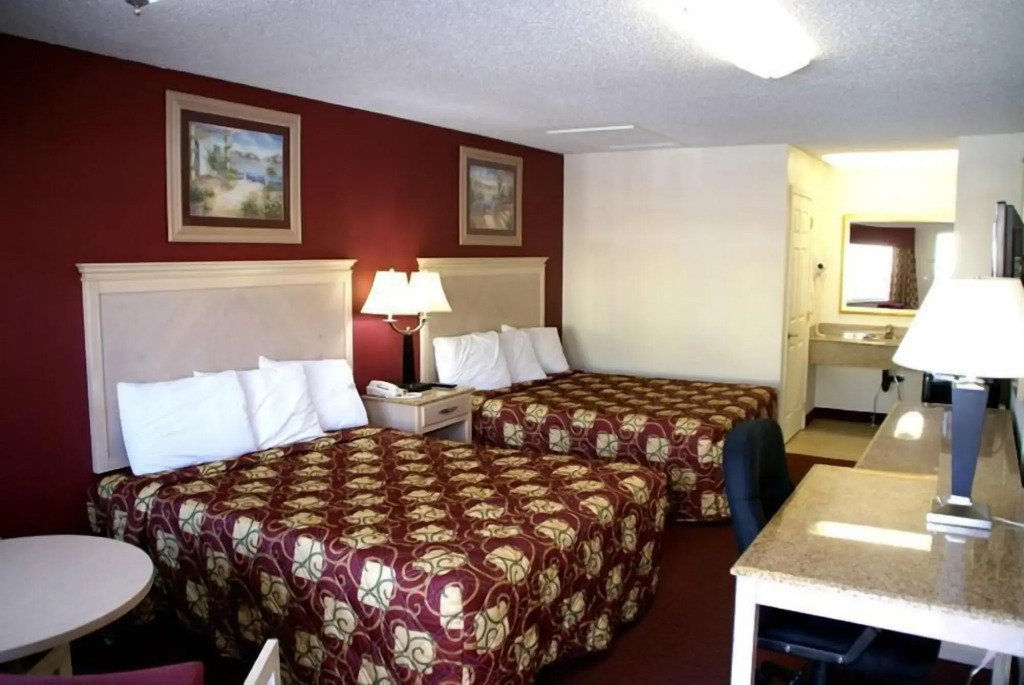 Crystal Inn and Suites