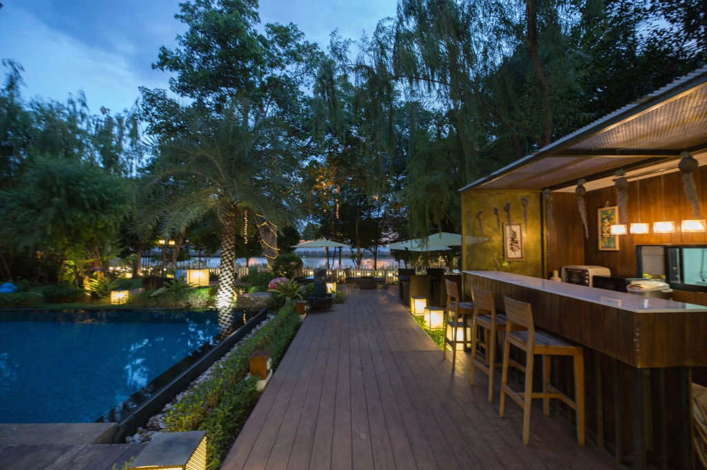 B2 Riverside Premier Resort