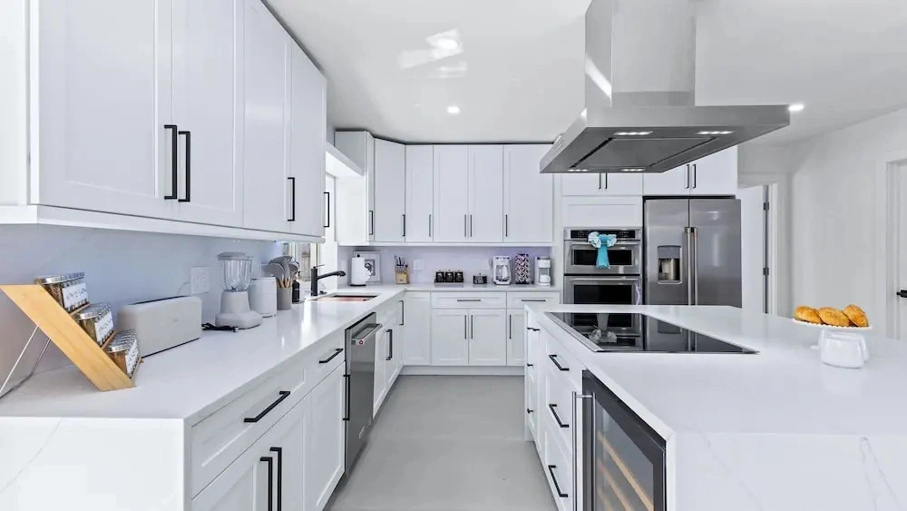Soleil Breeze by Avantstay Pool + Canalfront Home + Outdoor Dining Canal Deck + Kayak 10 Mins to the Beach
