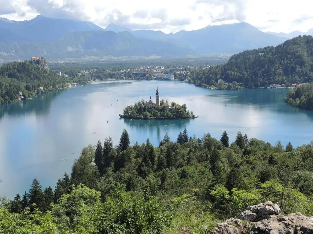 Lake House Sebanc