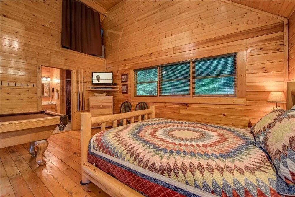 Fountain of Youth 2 Bedroom with Creek View