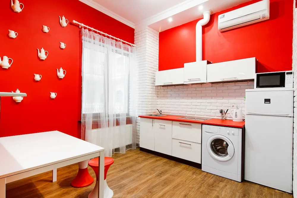 LeonRooms Onilovoy 18-1