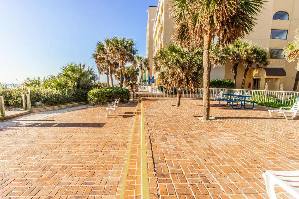 Direct Oceanfront Sea Mist Resort 20908