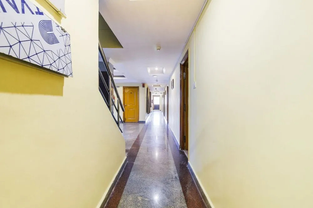 Oyo Flagship 41595 Gayatri Grand