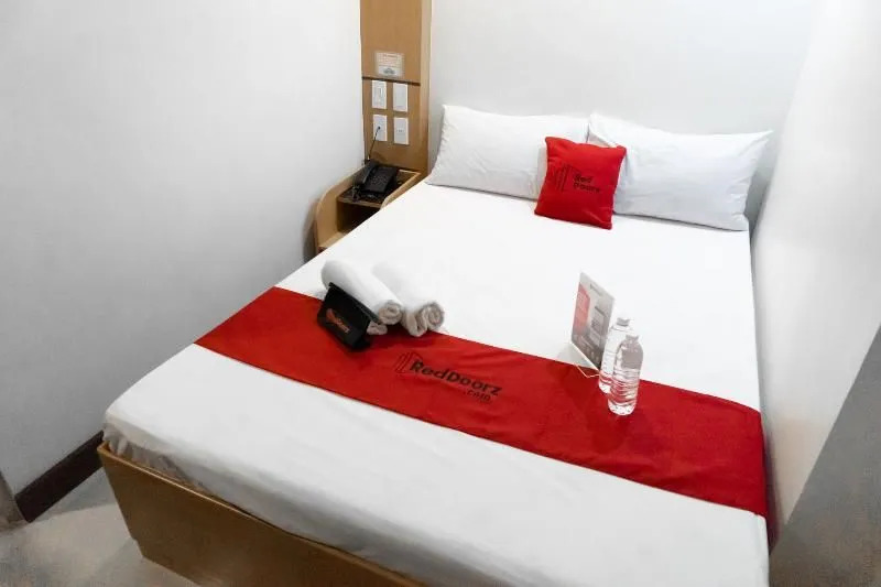 Reddoorz Near Starmall Alabang