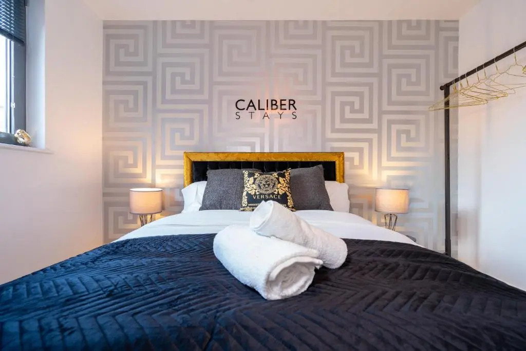 CALIBER STAYS Apartments & Homes - The Medusa Suite - 2 Bedroom Apartment - City Centre - FREE NETFLIX