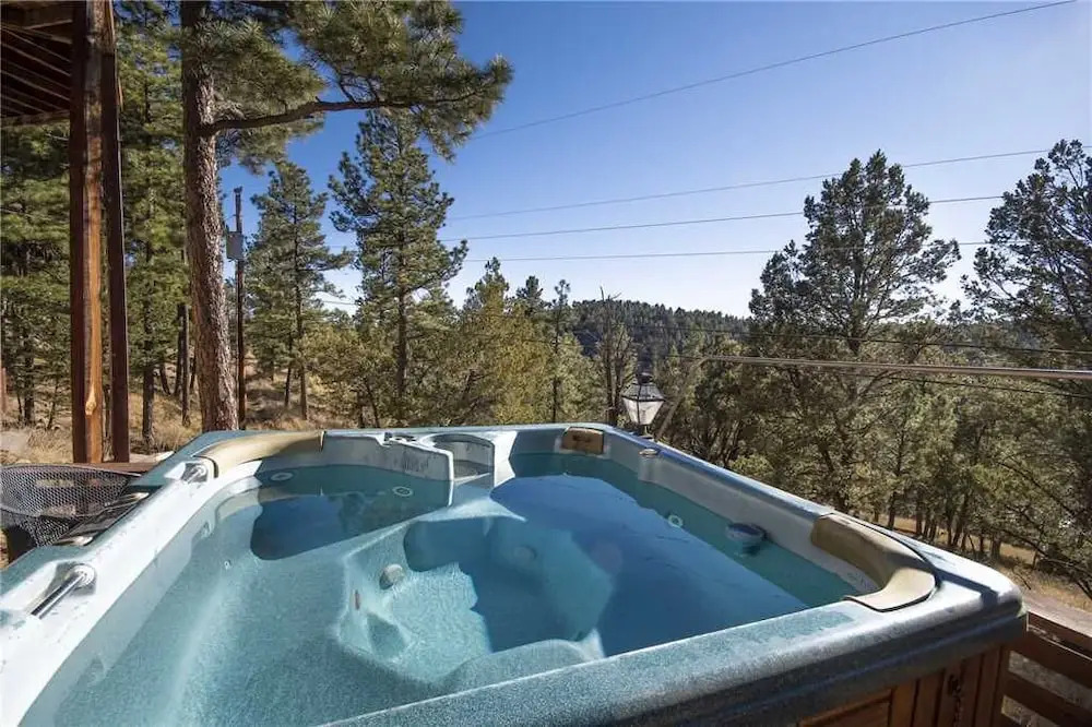Alto Lakes - Four Bedroom Cabin with Hot Tub