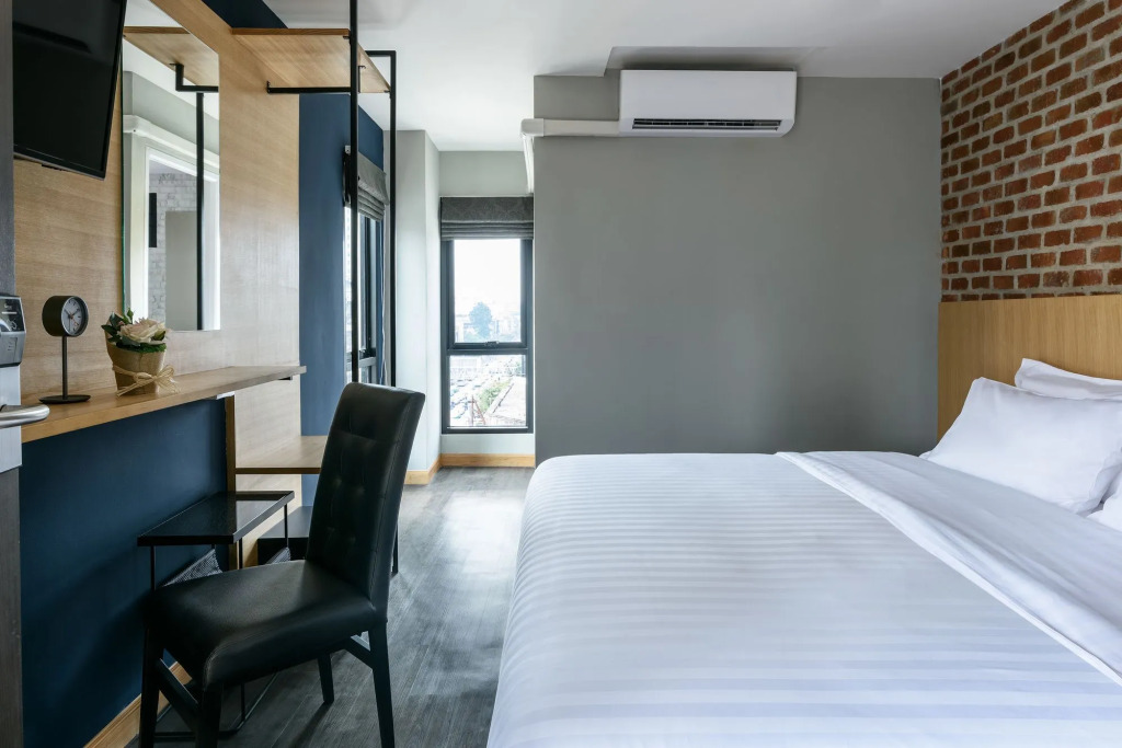 Travelier Hostel