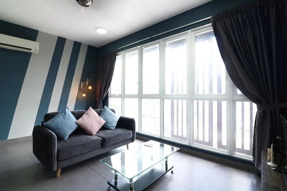 Victoria Home Sentrio Suites