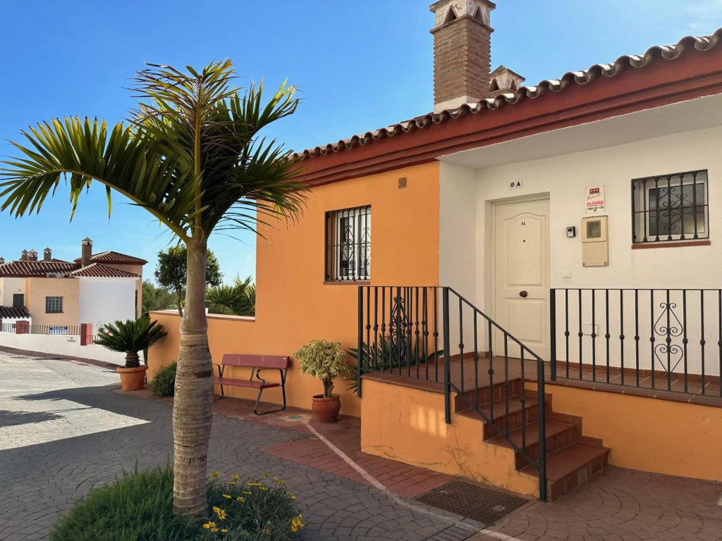 Spacious family villa Aljamar 8a