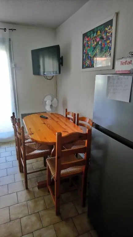 Appartement 4 personnes 5mn plage Piscine wifi parking