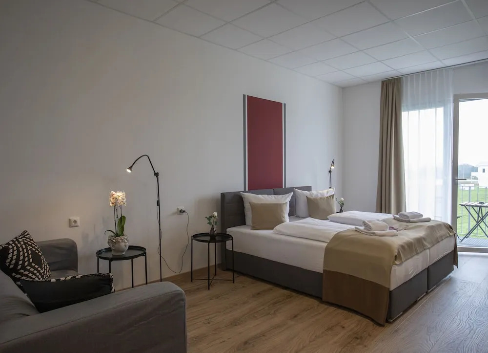 B Home Apart Hotel by Alpha