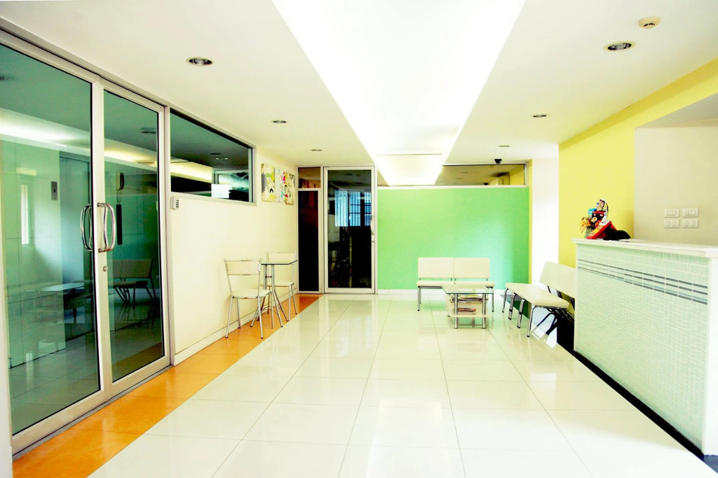 Mee sook Hotel and Residence
