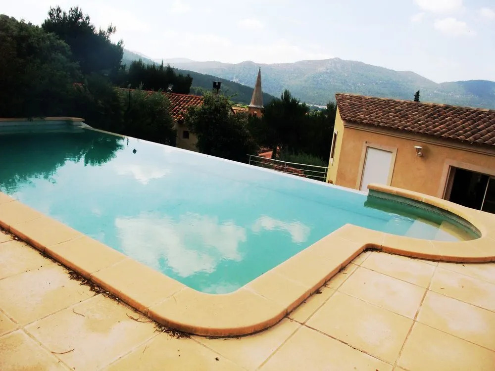 Magnifique villa piscine à débordement